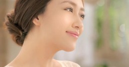 为什么突然长很多痘痘,无法根除痘痘总是复发,而且在同一个位置反复长