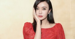 《延禧攻略》皇后娘娘秦岚8招保养心机!出门带保湿、随时都在缩小腹