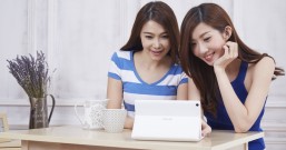 追剧到天亮、手贱爱挤痘 8个女生日常坏习惯,你中几项?