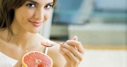 不用靠医学美容!6个祛痘除暗疮妙法