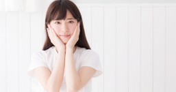 不仅熬夜会爆痘!烂肠胃、肝胆差...3因素毒素反馈在脸上